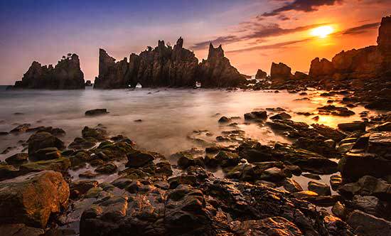 Pantai Gigi Hiu Lampung